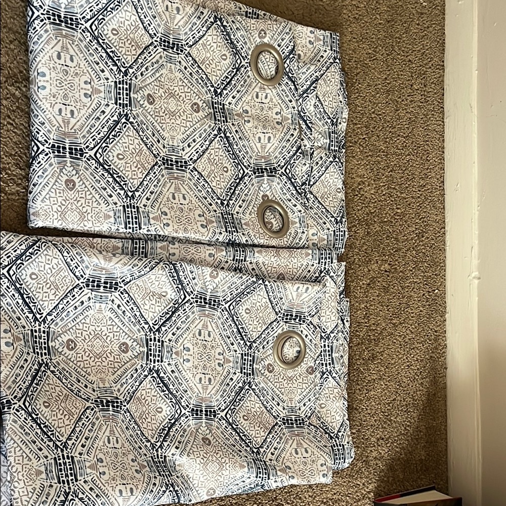Elegant Blue and White Patterned curtain